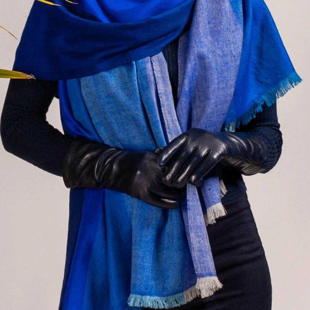 Midnight Navy Blue Leather Gloves With Cashmere Lining 4 Midnight Navy Blue Leather Gloves With Cashmere Lining - Image 2