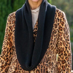 Superluxe Classic Black Italian Cashmere Snood